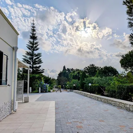 La Lanterna Delle Fate Bed & Breakfast 3*