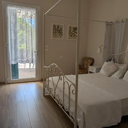 La Lanterna Delle Fate Bed & Breakfast