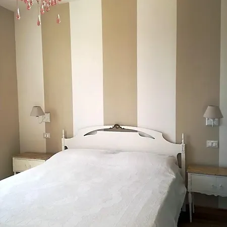فندق مبيت وإفطار La Lanterna Delle Fate أوترانتو