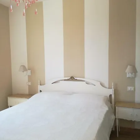 La Lanterna Delle Fate فندق مبيت وإفطار 4*